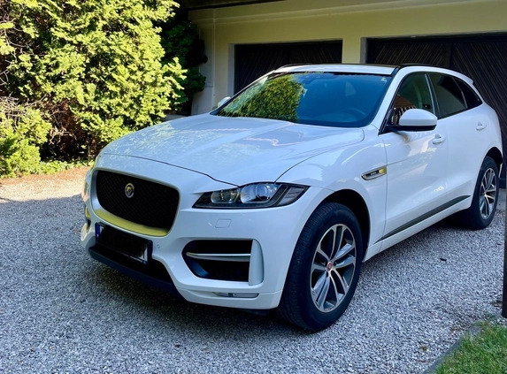 Jaguar F-Pace cena 126690 przebieg: 90400, rok produkcji 2017 z Gdańsk małe 121